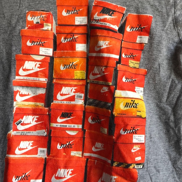 JUNIOR Nike Tshirt - Picture 2 of 2